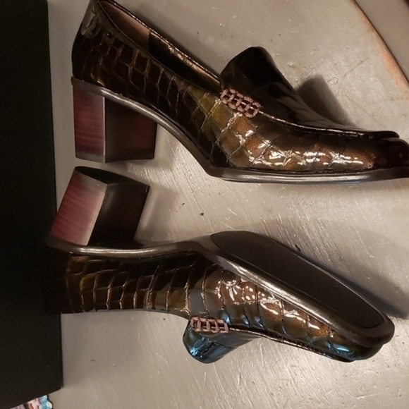 Liz Claiborne ladies shoes..stack heel - Picture 4 of 4